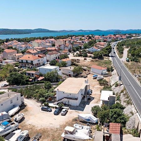 Apartments With A Parking Space Pirovac, Sibenik - 13263 Zewnętrze zdjęcie