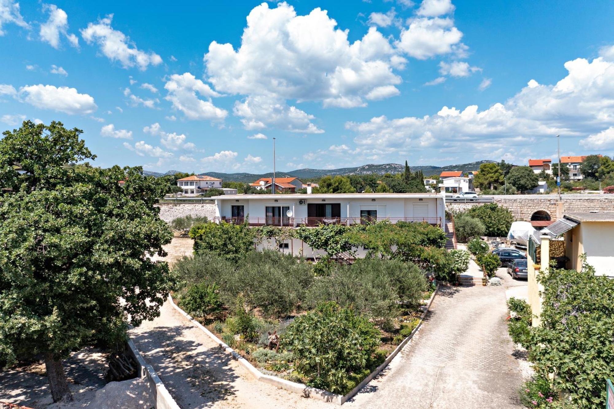 Apartments With A Parking Space Pirovac, Sibenik - 13263 Zewnętrze zdjęcie