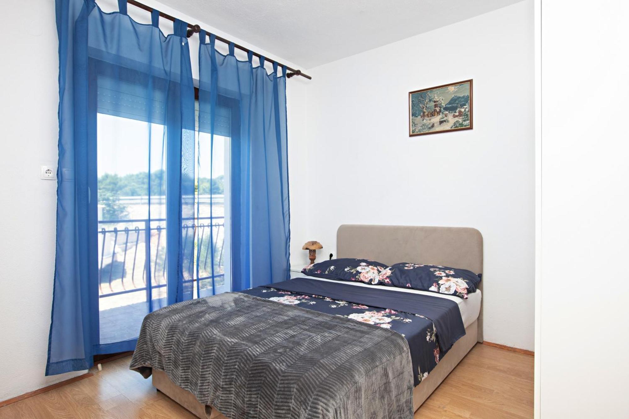 Apartments With A Parking Space Pirovac, Sibenik - 13263 Zewnętrze zdjęcie