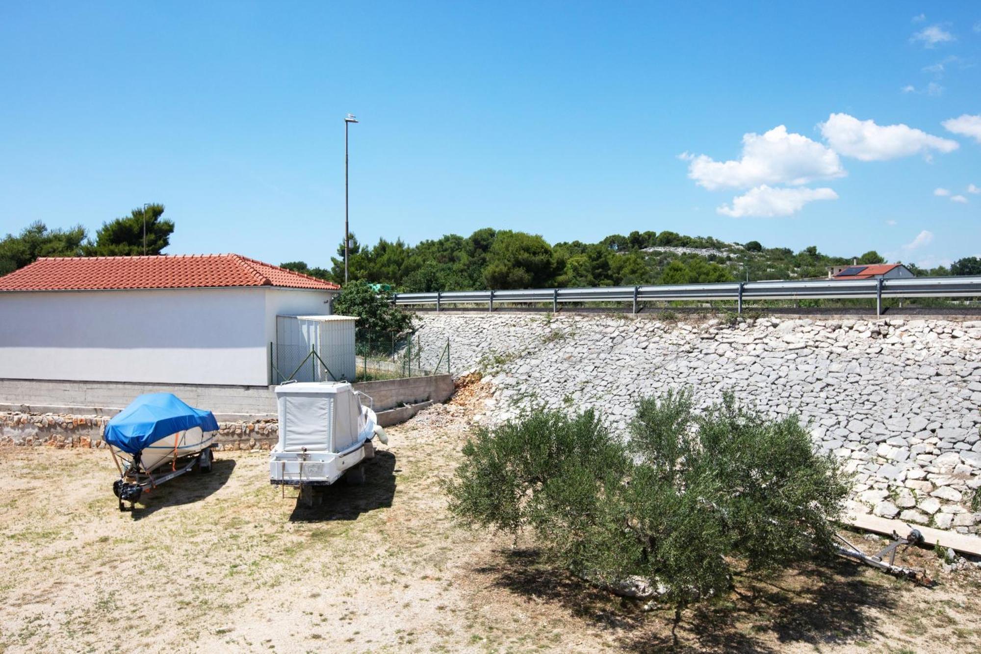 Apartments With A Parking Space Pirovac, Sibenik - 13263 Zewnętrze zdjęcie